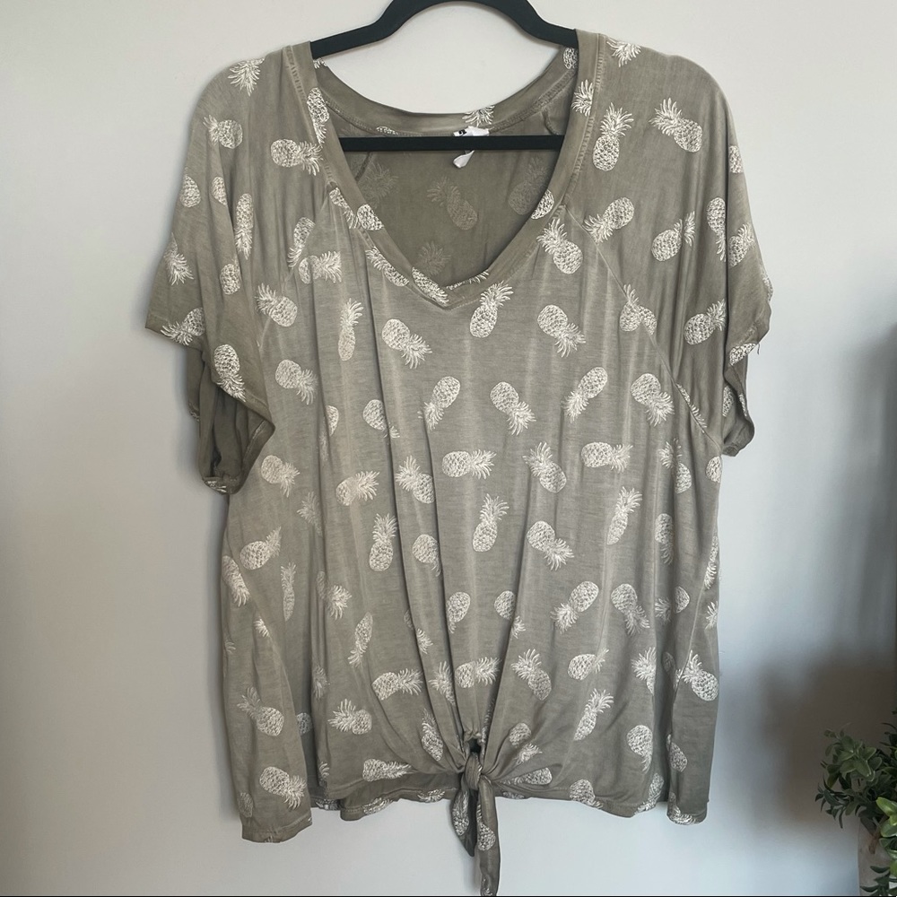 Sage Green Pineapple tie tee shirt